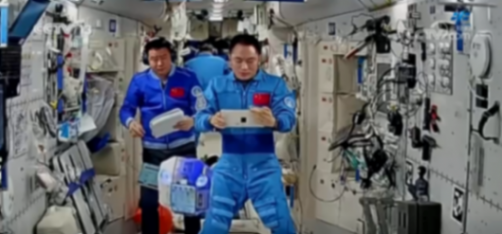 中國“太空之家”工作周記不斷“更新” 機器人“小航”實力“搶鏡”